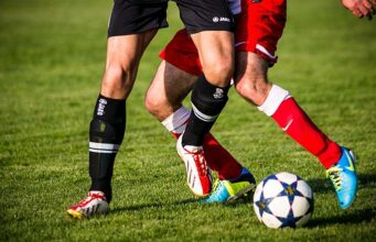 Solberg wins Loheac RX in front of sell-out crowd Football players