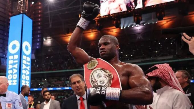 World champion Dubois extended his record to 22 pro wins, with 21 stoppages and two defeats