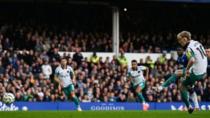 Newcastle Uniteds Anthony Gordon saw his penalty saved by Everton keeper Jordan Pickford at Goodison Park